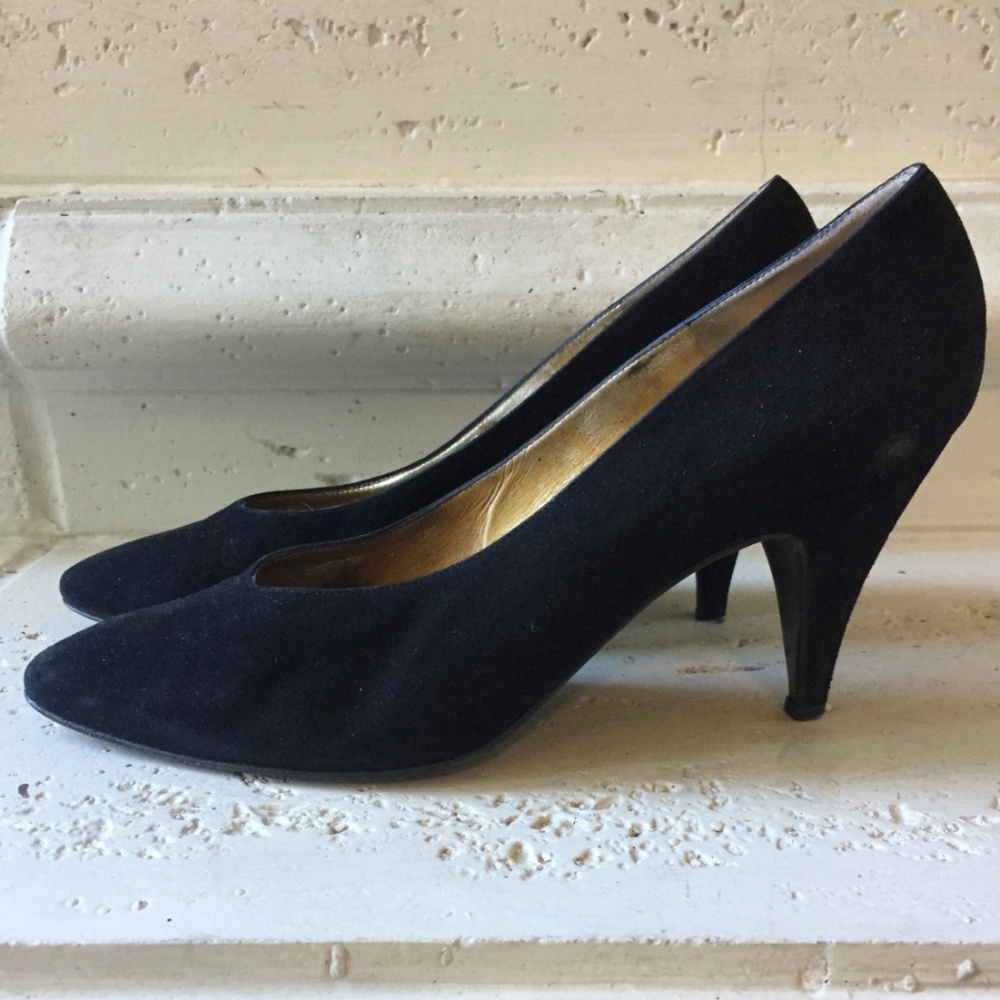 BRUNO MAGLI BLACK SUEDE PUMPS-SZ 7.5AA